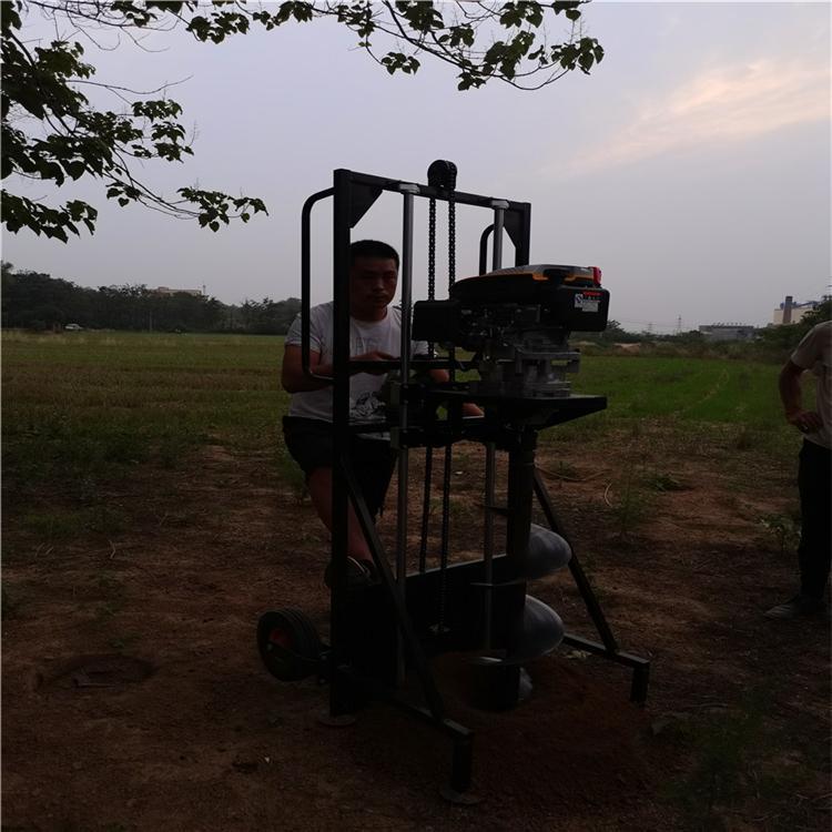 225-4C挖坑機.jpg